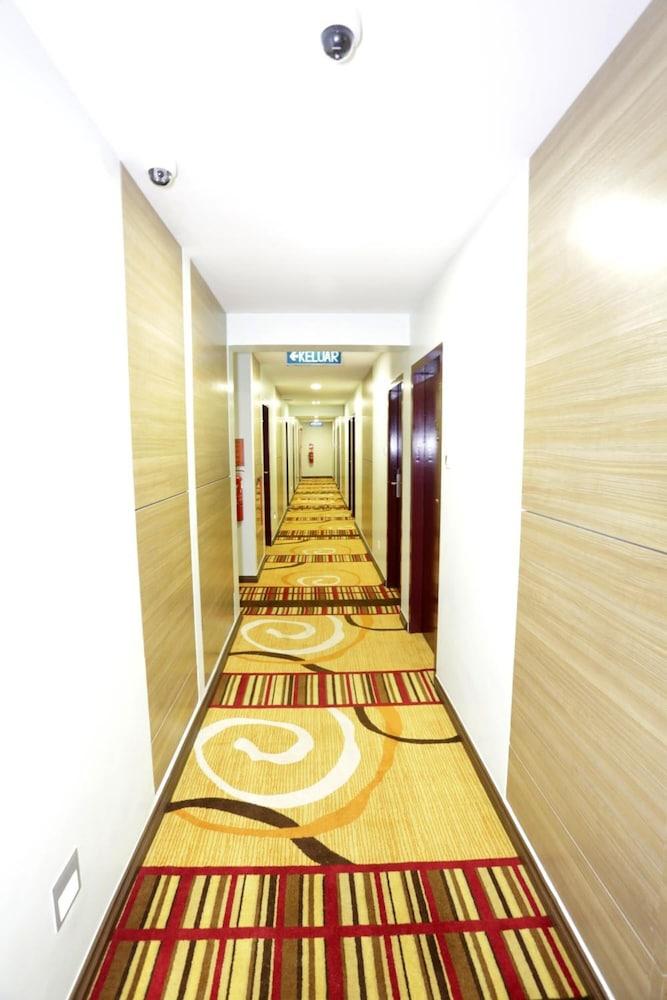 City Garden Hotel 타와우 외부 사진